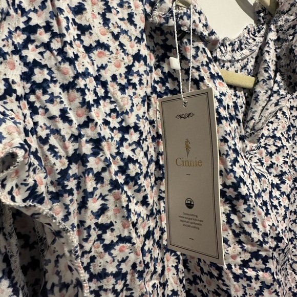 Pretty summer floral blouse - Picture 5 of 5